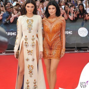 Muchmusic-Video-Awards-Toronto-2014-Kendall-Jenner-abito-Fausto-Puglisi-Kylie-Jenner-2